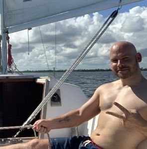 Meet your Posher, Joel